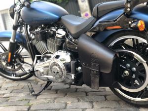 Sacoche Myleatherbikes Softail Breakout (2)